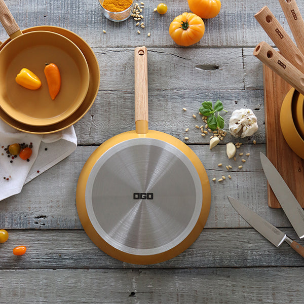 Poêle Ector induction aluminium revêtu manche en bois 24 cm jaune Ogo - Mathon - 3