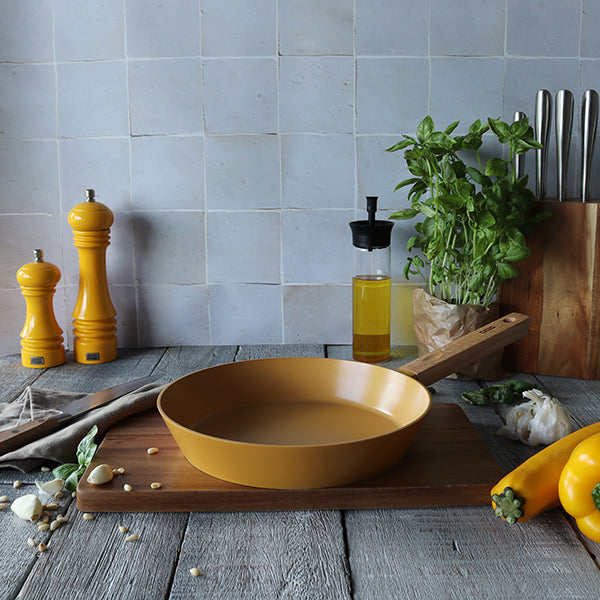 Poêle Ector induction aluminium revêtu manche en bois 24 cm jaune Ogo - Mathon - 4