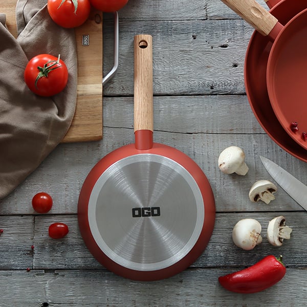 Poêle Ector induction aluminium revêtu manche en bois 20 cm rouge Ogo - Mathon - 3
