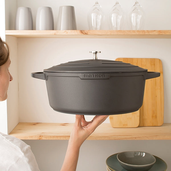 Grande cocotte légère ovale en fonte d