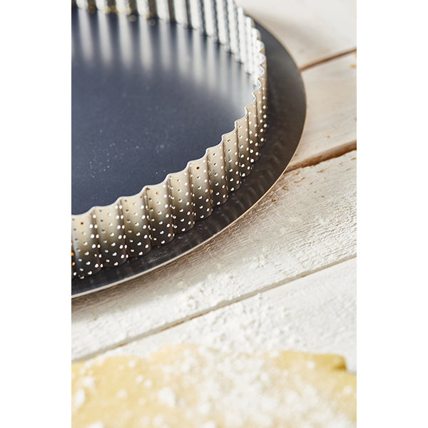 Cercle à tarte perforé cannelé acier inoxydable 28 cm De Buyer - Mathon - 2