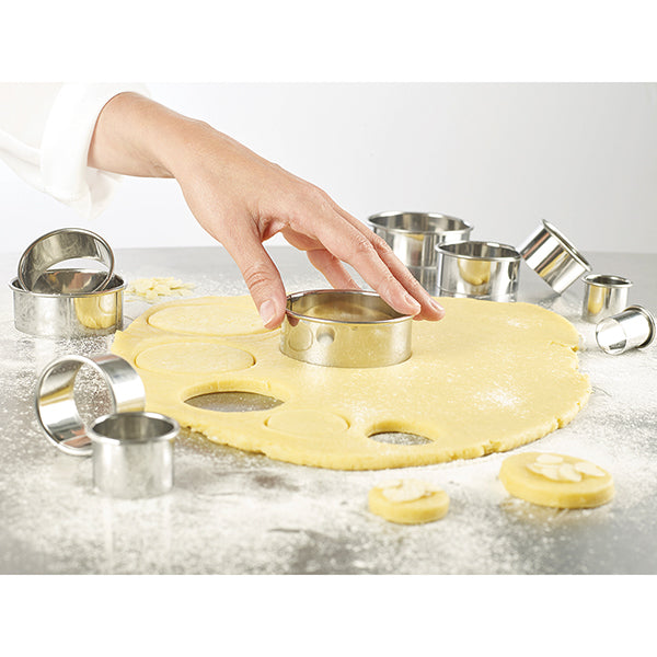 Boîte de 14 découpoirs ronds lisses en inox  2 à 11 cm Mathon - Mathon - 1