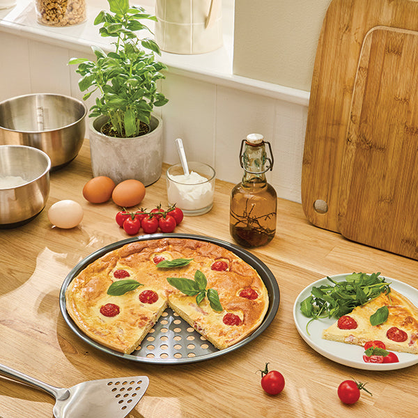 Lot de 5 bacs de préparation culinaire en inox et d’un moule à pizza perforé en acier antiadhérent 29,5 cm Mathon - Mathon - 5