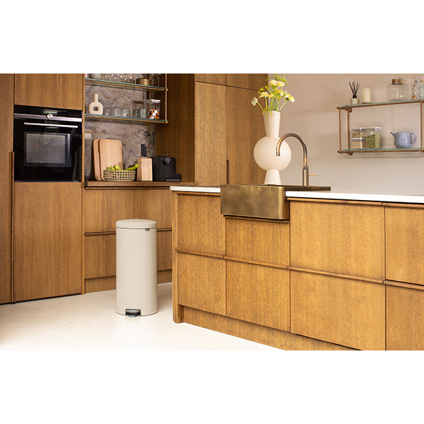 Poubelle ronde à pédale NewIcon beige 30 L  Brabantia - Mathon - 2
