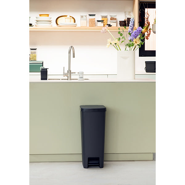Poubelle à pédale StepUp grise 40 L  Brabantia - Mathon - 2